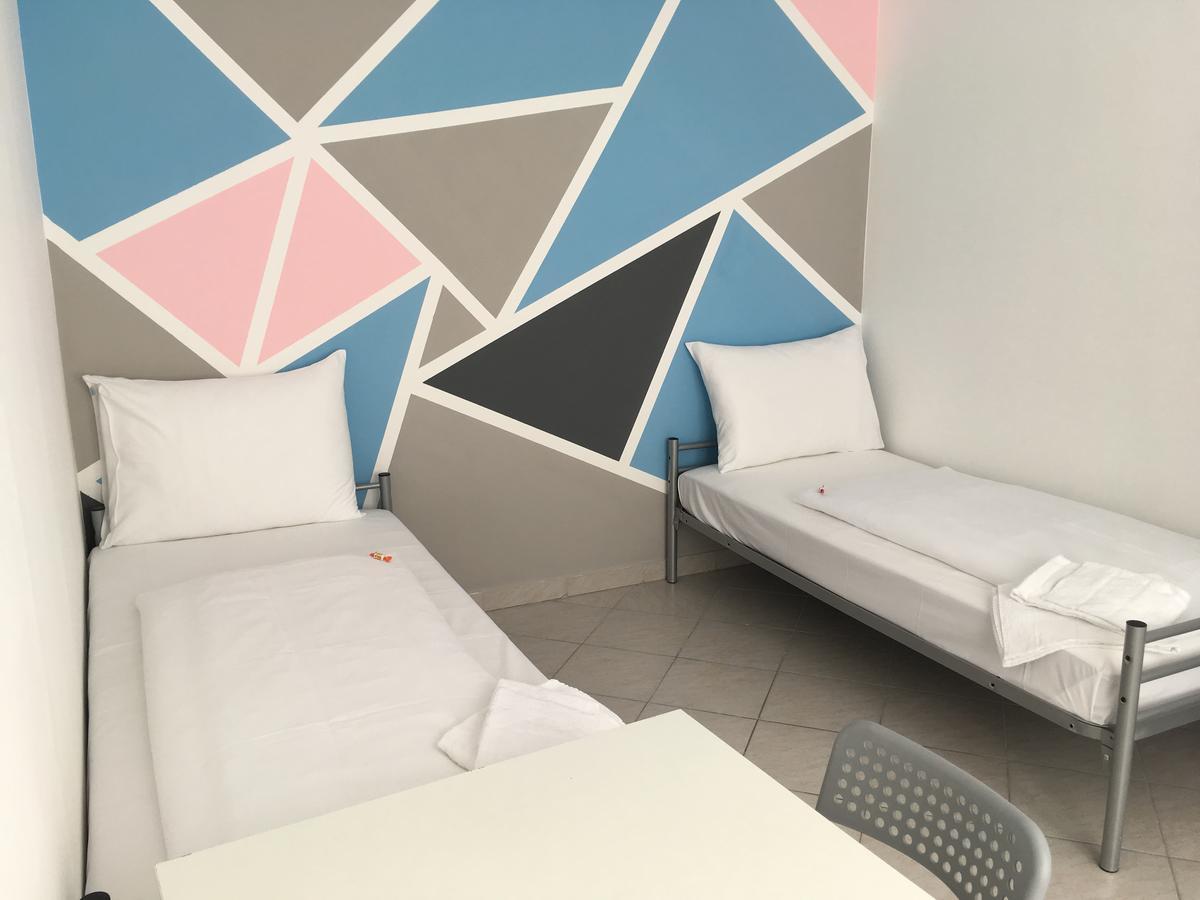 Boutique Hostel Zum Goldenen Kegel Wina Bagian luar foto