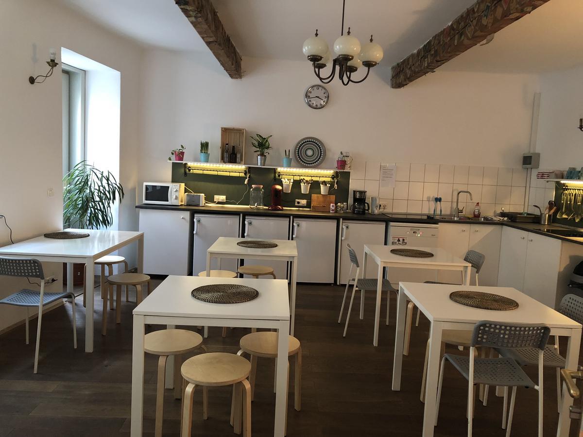 Boutique Hostel Zum Goldenen Kegel Wina Bagian luar foto
