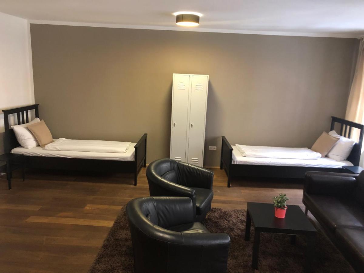 Boutique Hostel Zum Goldenen Kegel Wina Bagian luar foto